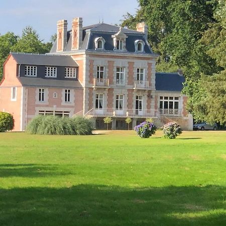 Chateau De La Chasse Beauvais Romagne  Kültér fotó