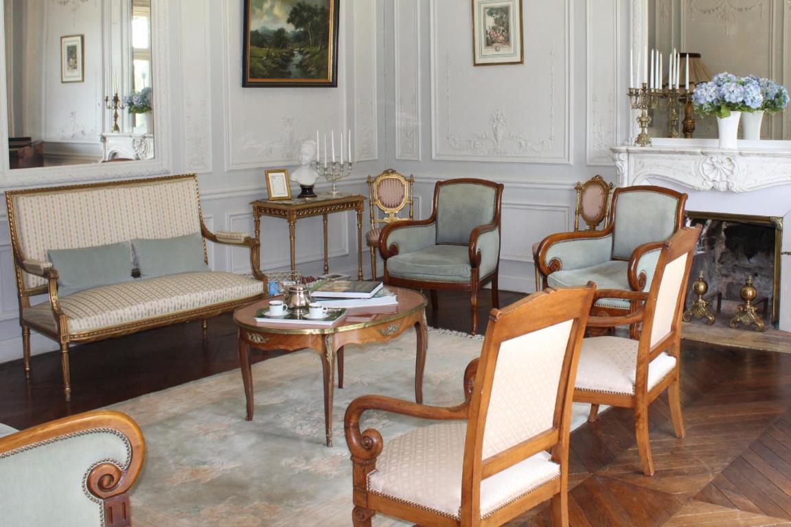 Chateau De La Chasse Beauvais Romagne  Kültér fotó